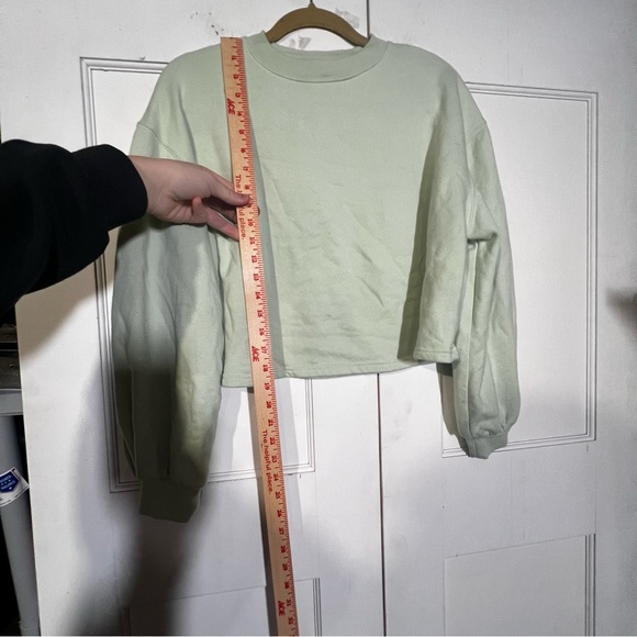 Universal Thread Cropped Crewneck Sweatshirt Pastel Green Size Small Oversized - Picture 3 of 8